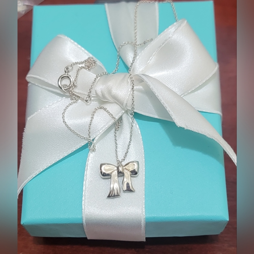 Tiffany & Co Vintage Ribbon Bow 16" Necklace - Authentic